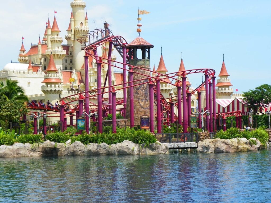 新加坡環球影城 | 必玩設施 | 門票通關攻略(Universal Studios Singapore) Enchanted Airways View from across the Lake 20130209a 2