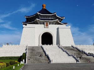 中正紀念堂完全攻略:最佳時間與在地秘訣 ChIJTamiuZ2pQjQRsmnfkkID6UM