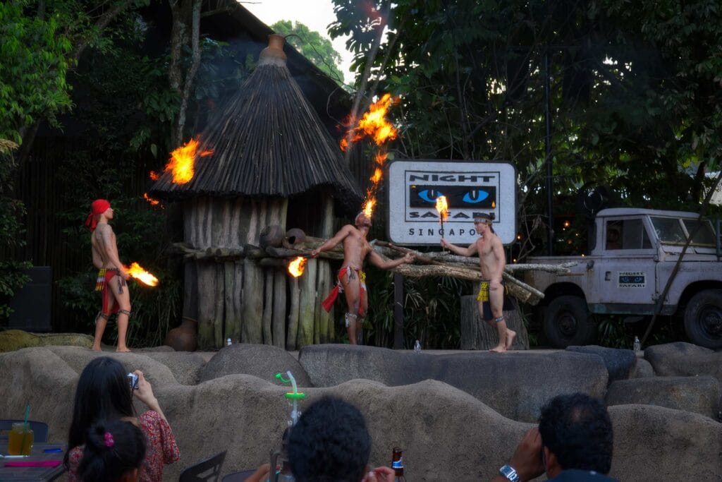 新加坡旅遊攻略:機票・住宿・景點・活動 Fire show before Night Safari opens 1