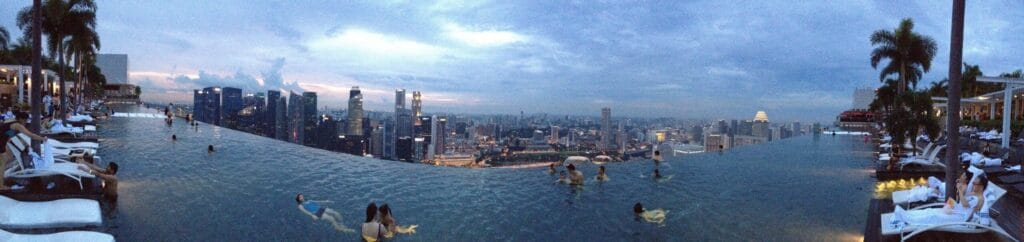 新加坡摩天觀景輪:體驗亞洲標誌性的觀景之旅 Marina Bay Sands infinity pool