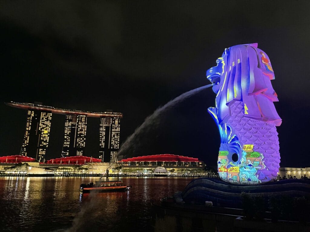新加坡魚尾獅公園完全攻略:最佳觀景點與拍照技巧分享 Singapore Merlion Park Night with light show 2