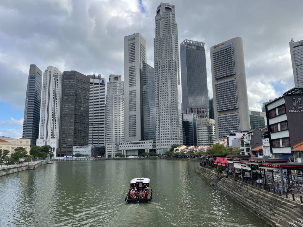 新加坡魚尾獅公園完全攻略:最佳觀景點與拍照技巧分享 Singapore Raffles Place 1