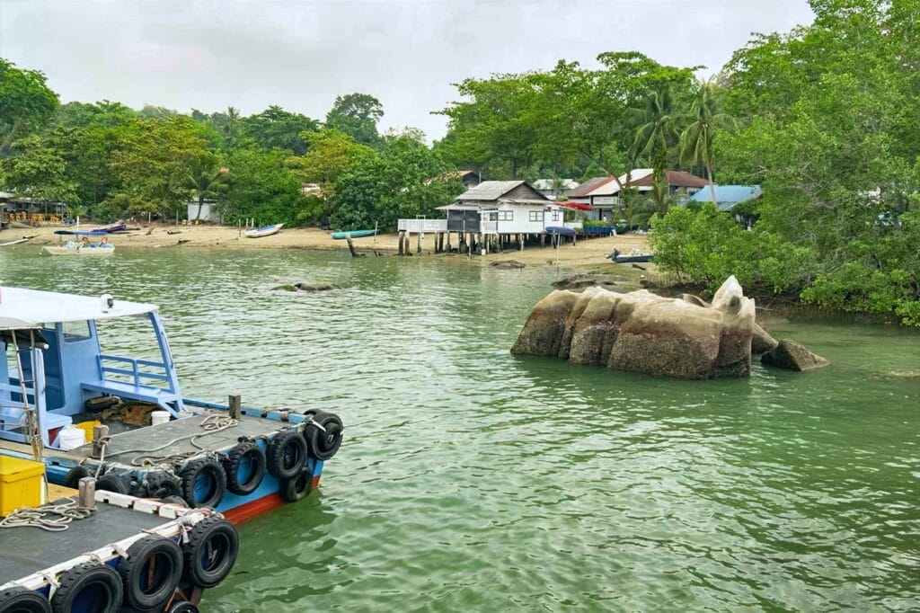 烏敏島一日遊全攻略:新加坡最後的自然秘境,遠離喧囂的綠洲 Singapore pulau ubin singapore Noordin Beach RN