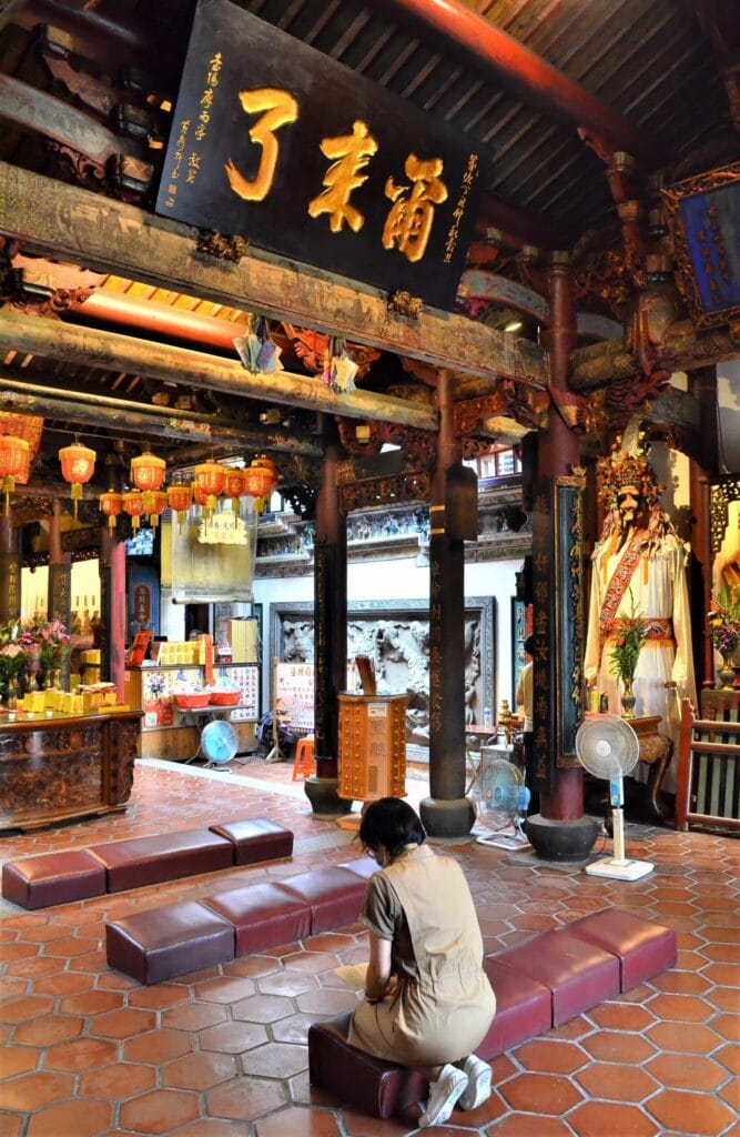 城隍廟全攻略 尋找台灣第一城隍與必吃小吃指南 Taiwan Hsinchu Hsinchu Cheng Huang Temple 新竹城隍廟 3 RN