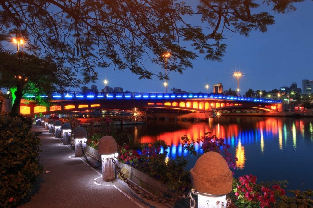 愛河高雄攻略 夜景、船遊一次玩透!在地人才知道的完整指南 Taiwan Kaohsiung 愛河 3 Romaingnow