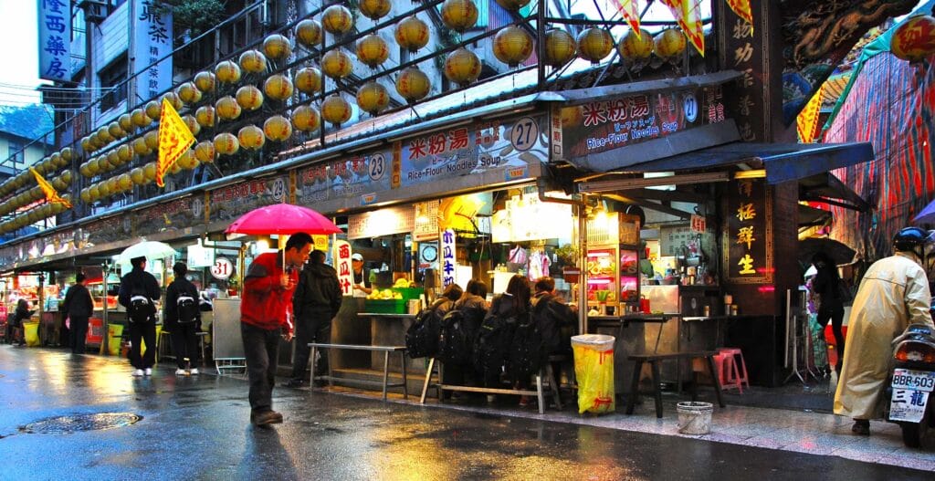 基隆廟口夜市攻略:在地人帶路品嚐台北人私藏的海鮮天堂 Taiwan Keelung Keelung Miaokou Night Market 基隆廟口夜市 4 RN
