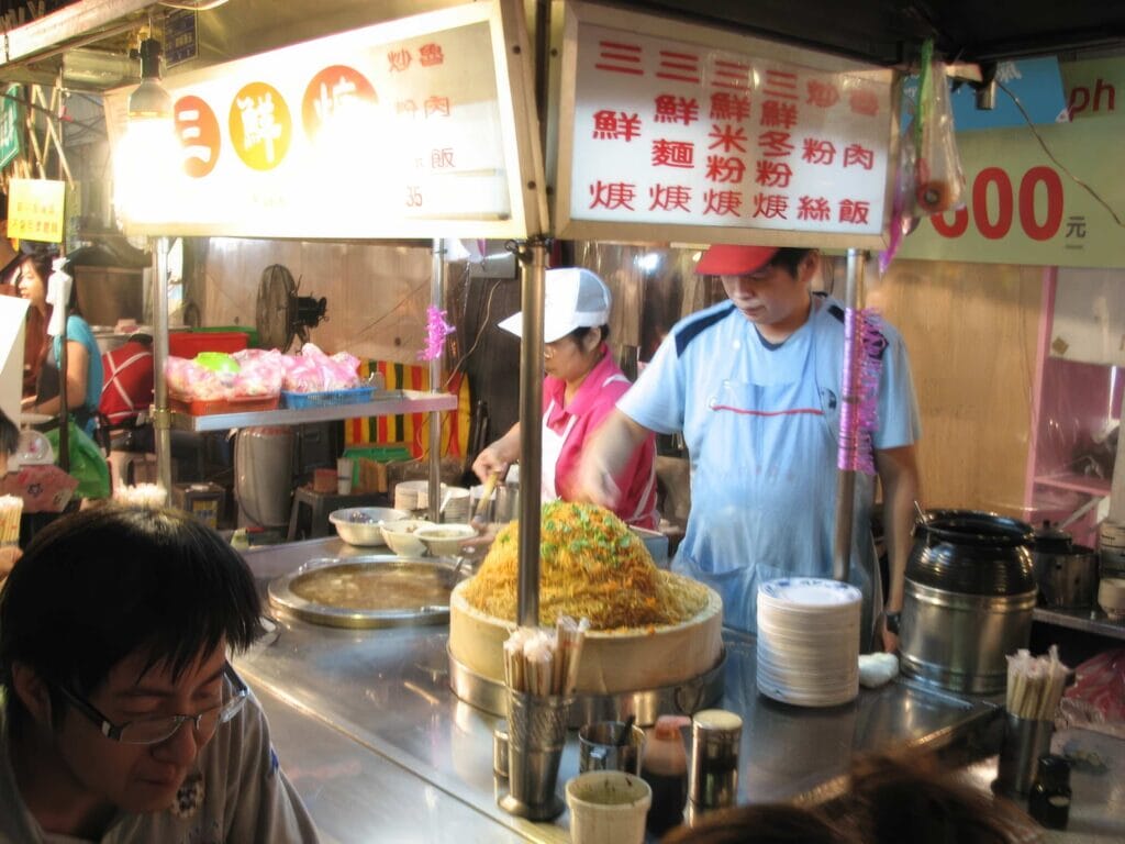 基隆廟口夜市攻略:在地人帶路品嚐台北人私藏的海鮮天堂 Taiwan Keelung Keelung Miaokou Night Market 基隆廟口夜市 7 RN