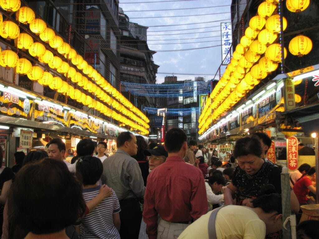 基隆廟口夜市攻略:在地人帶路品嚐台北人私藏的海鮮天堂 Taiwan Keelung Keelung Miaokou Night Market 基隆廟口夜市 9 RN
