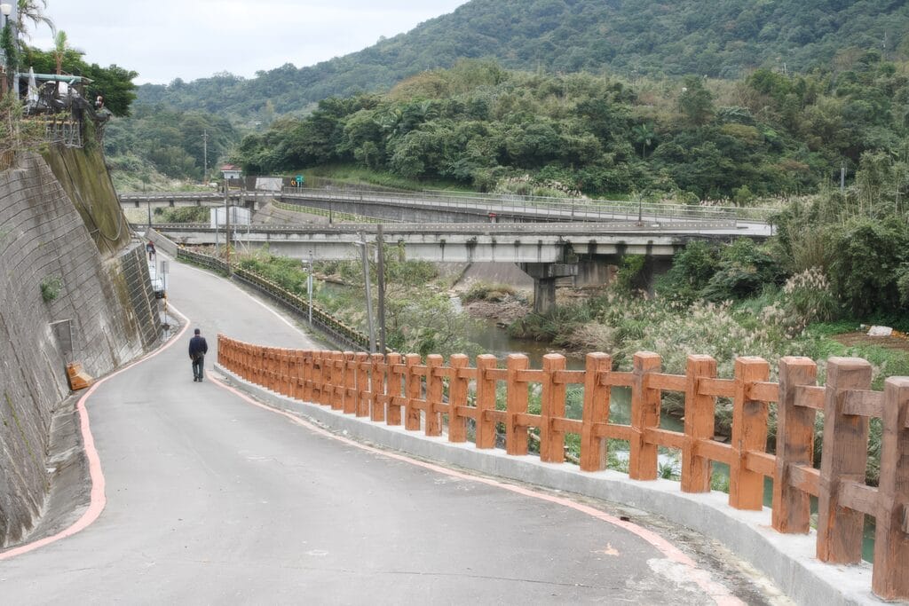 十分老街天燈攻略:台灣必訪景點的完整體驗指南 Taiwan New Taipei Shifen Old Street Sky Lanterns 7 Romaingnow