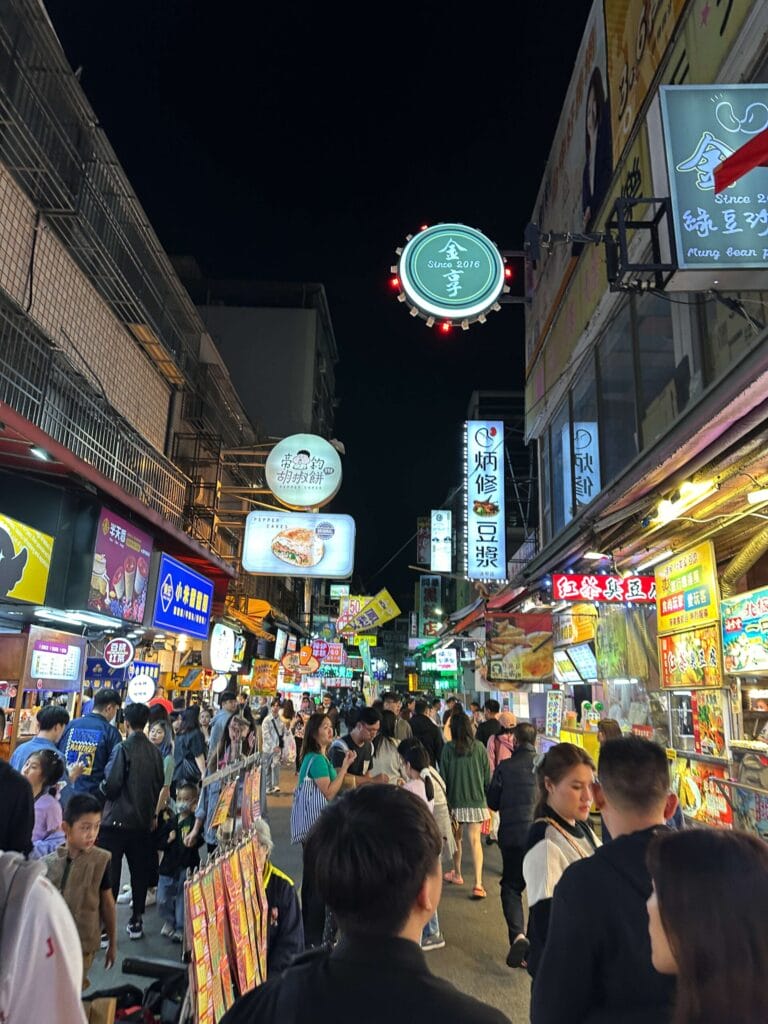 逢甲夜市攻略:台中美食天堂完全指南 Taiwan Taichung Feng Chia Night Market 2