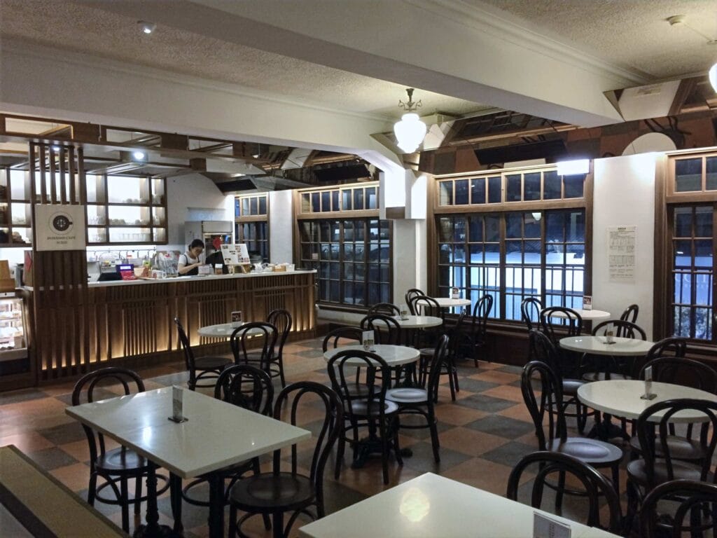 林百貨攻略:台南百年老店的前世今生與避開人潮秘訣 Taiwan Tainan 台南林百貨 4 Romaingnow