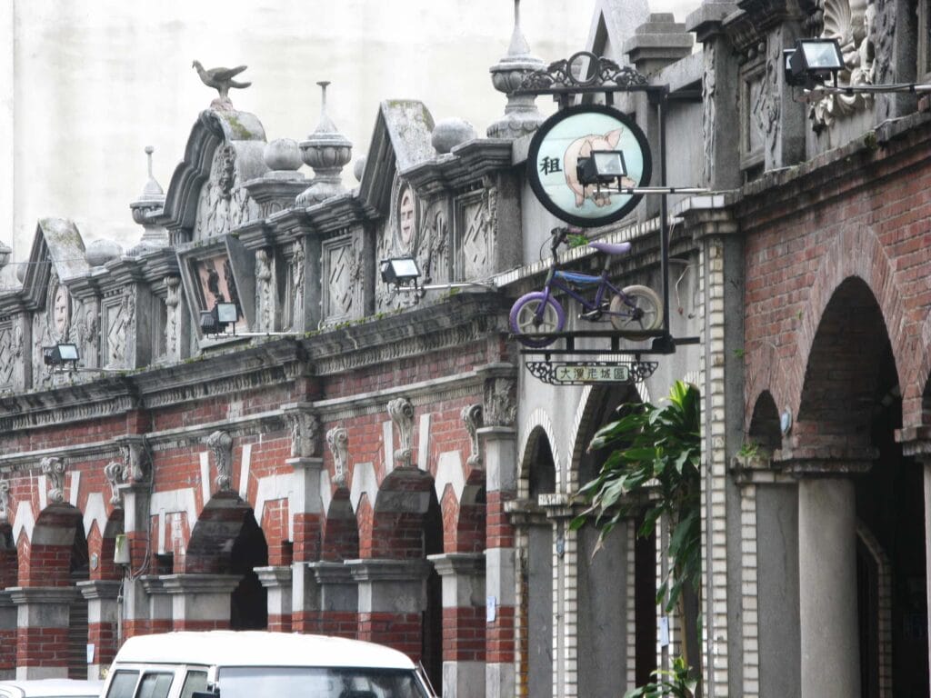 大溪老街攻略 避開人潮,深度體驗百年建築與美食的秘技 Taiwan Taoyuan Daxi Old Street 大溪老街 4 RN