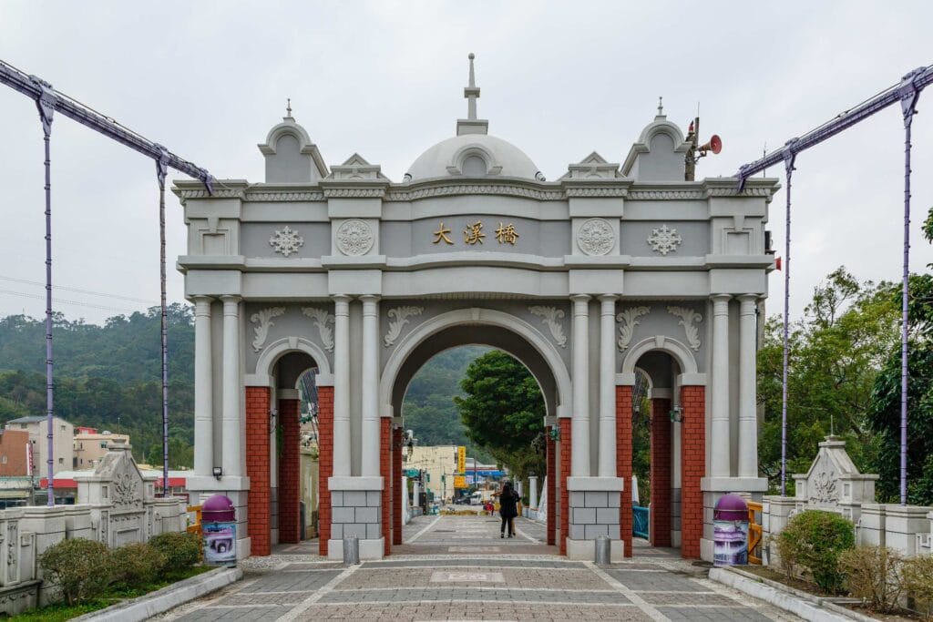 大溪老街攻略 避開人潮,深度體驗百年建築與美食的秘技 Taiwan Taoyuan Daxi Old Street 大溪老街 7 RN