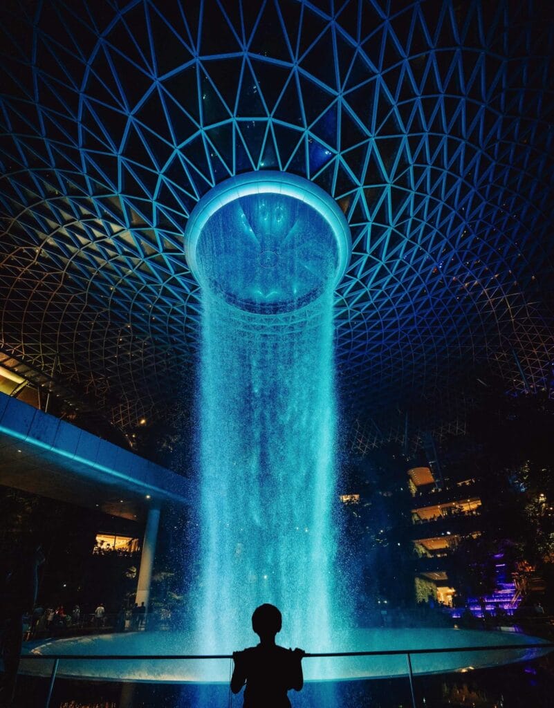 星耀樟宜機場 (Jewel Changi Airport)完全攻略:轉機時間 jewel changi airport Night