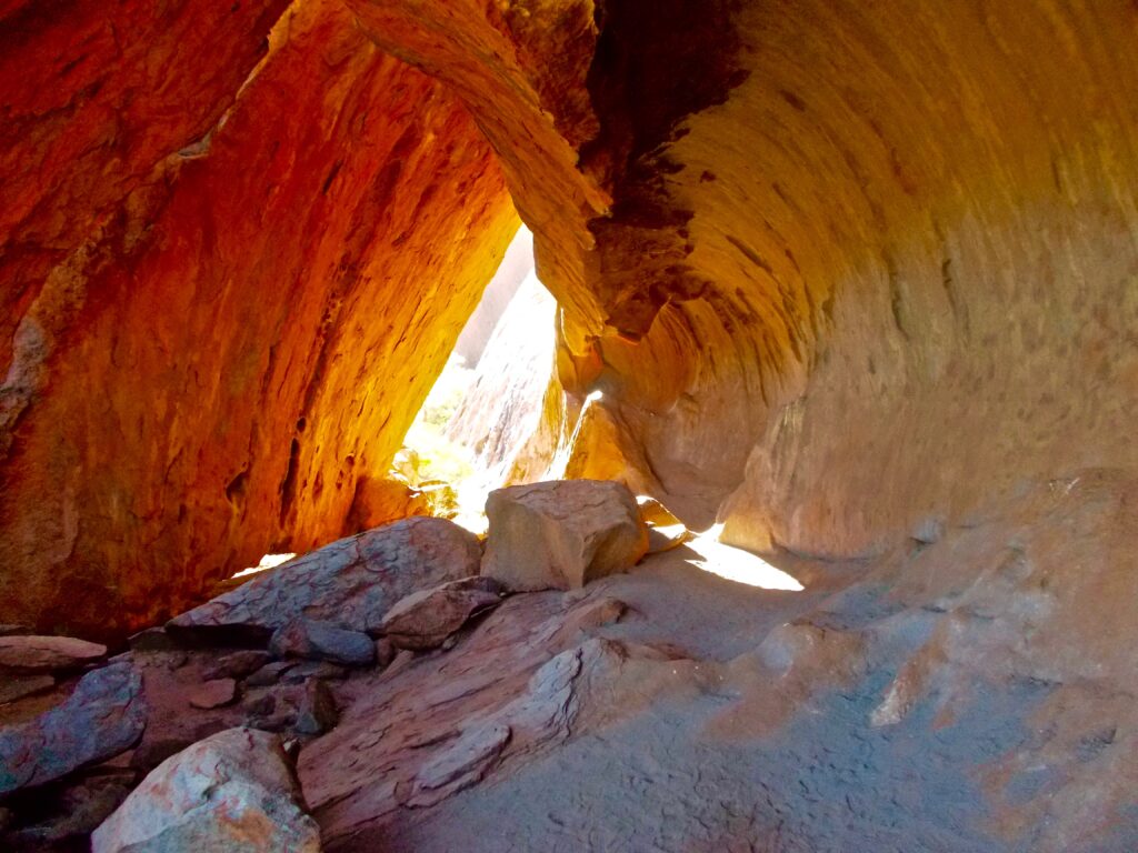 烏魯魯 (Uluru) 旅遊攻略:機票・住宿・景點・活動 Uluru Kata Tjuta National Park Base Walk